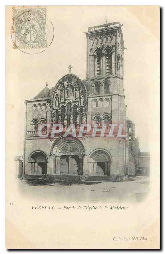 CPA Vezelay Facade de l'Eglise de la Madeleine 