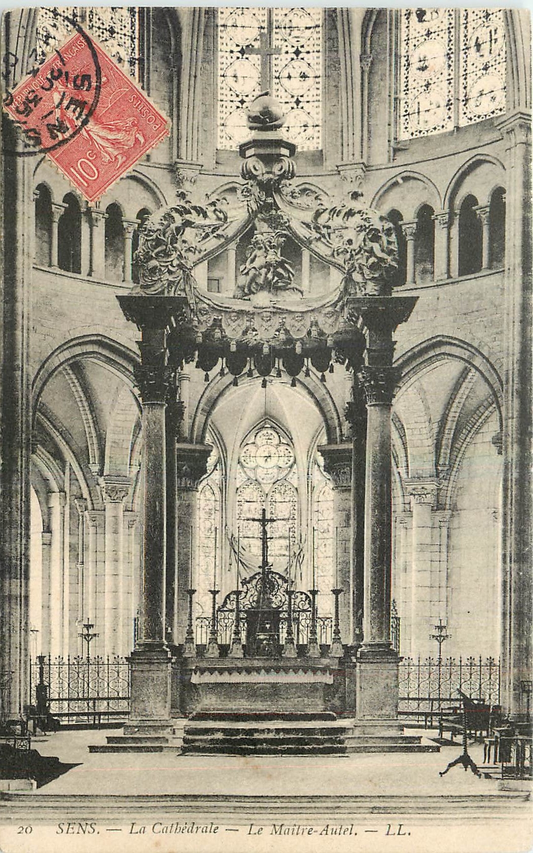CPA Sens La Cathedrale Le Maitre Autel 