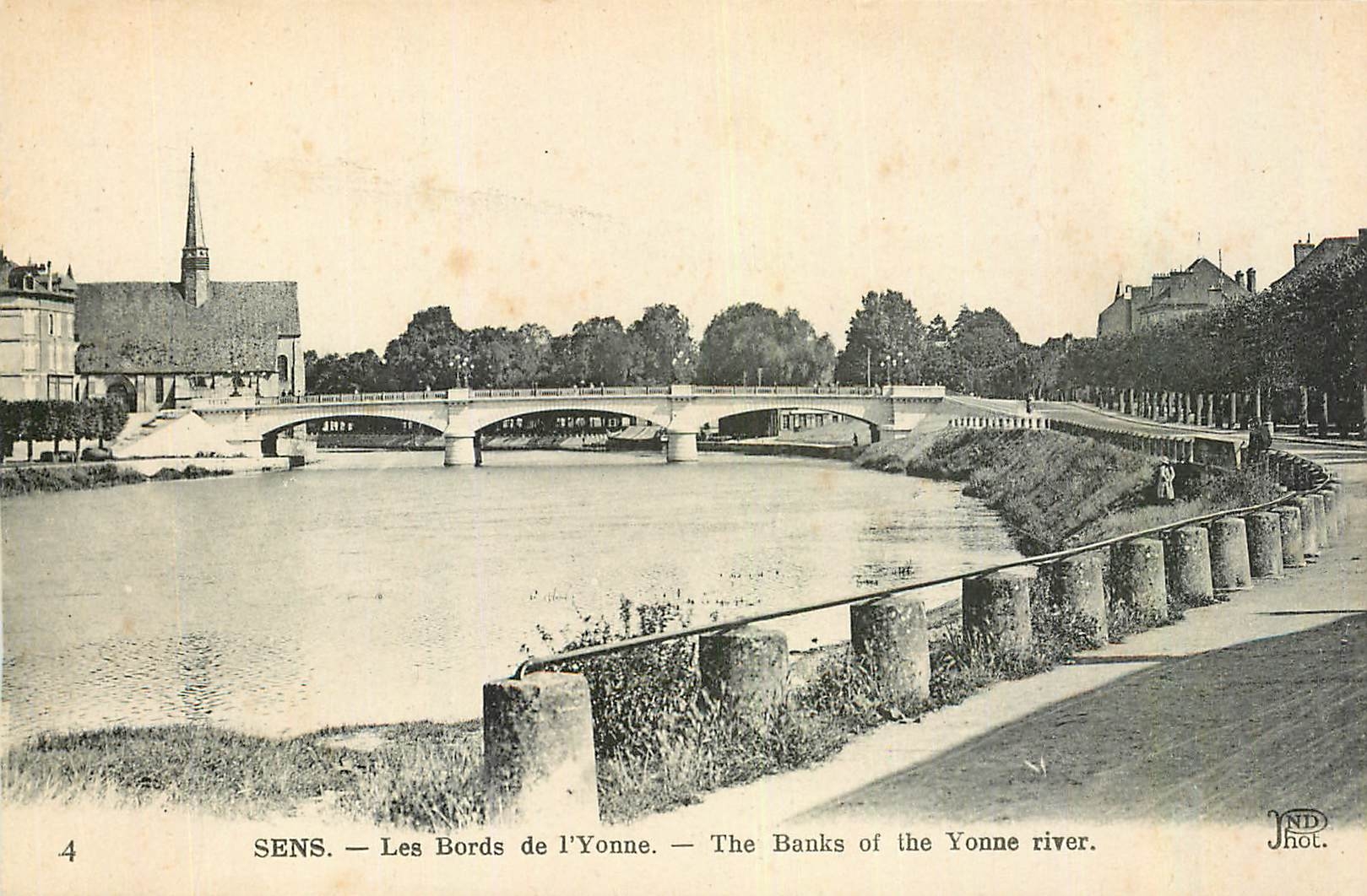 CPA Sens Les Bords de l'Yonne 