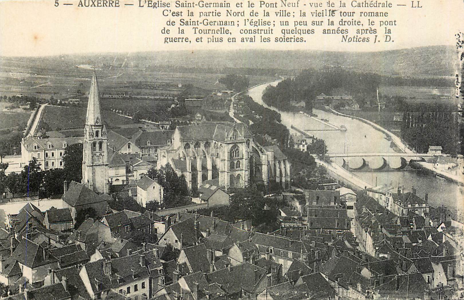 CPA Auxerre L'Eglise Saint Germain et le Pont Neuf vue de la Cathedrale 
