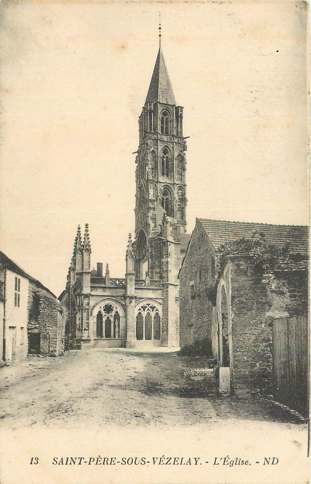 CPA Saint Pere sous Vezelay L'Eglise 