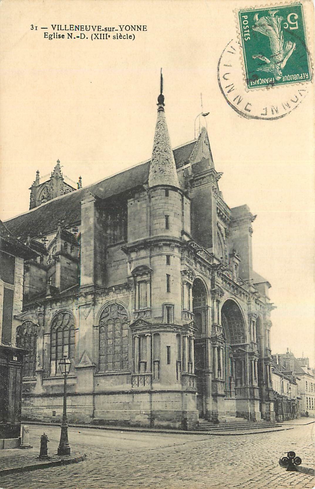CPA Villeneuve sur Yonne Eglise N D 