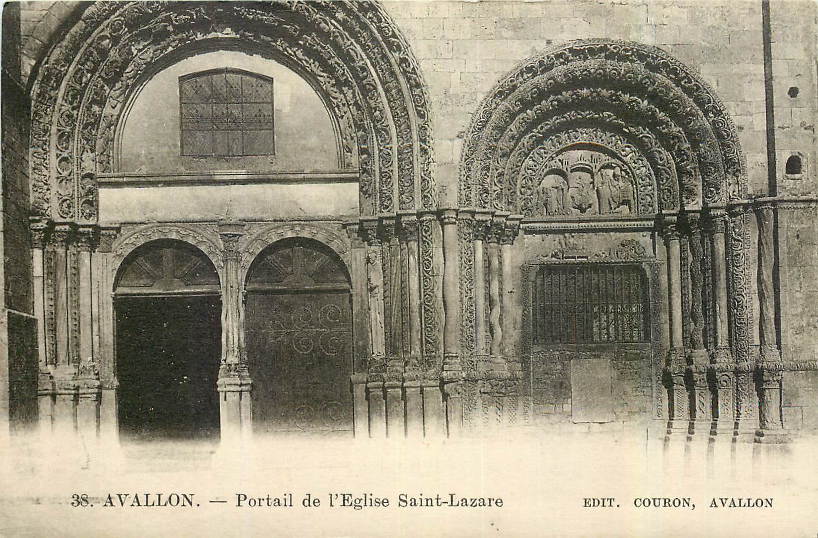 CPA Avallon Portail de l'Eglise Saint Lazare 