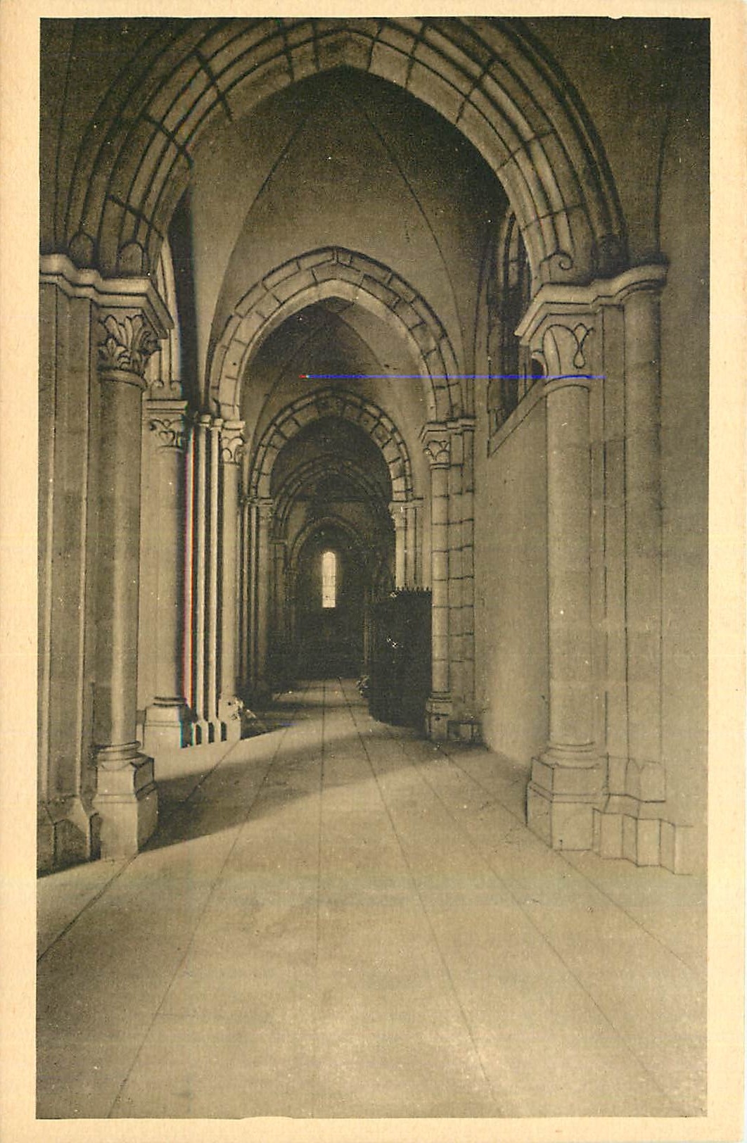 CPA Monastere de Ste Marie de la Pierre qui Vire Yonne L'Eglise Bas cote droit 