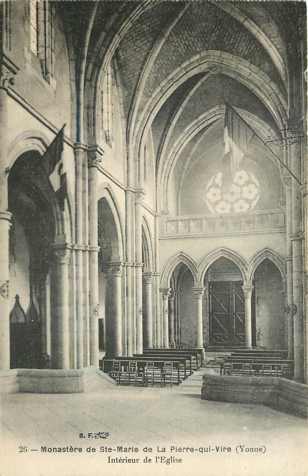 CPA Monastere de Ste Marie de la Pierre qui Vire Yonne Interieur de l'Eglise 