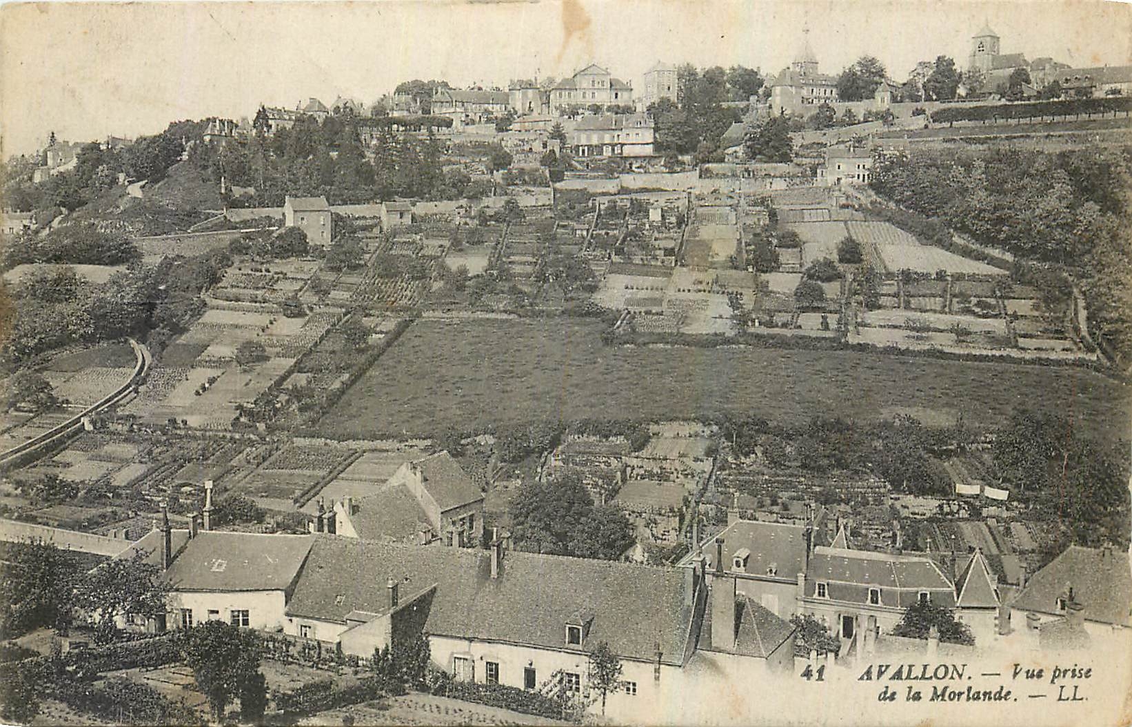 CPA Avallon Vue prise de la Mortande 