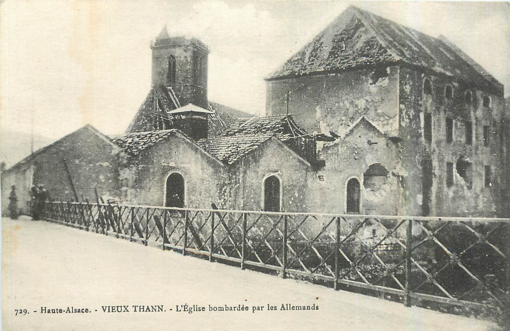 CPA Haute Alsace Vieux Thann l'eglise Bombardee par les Allemands 
