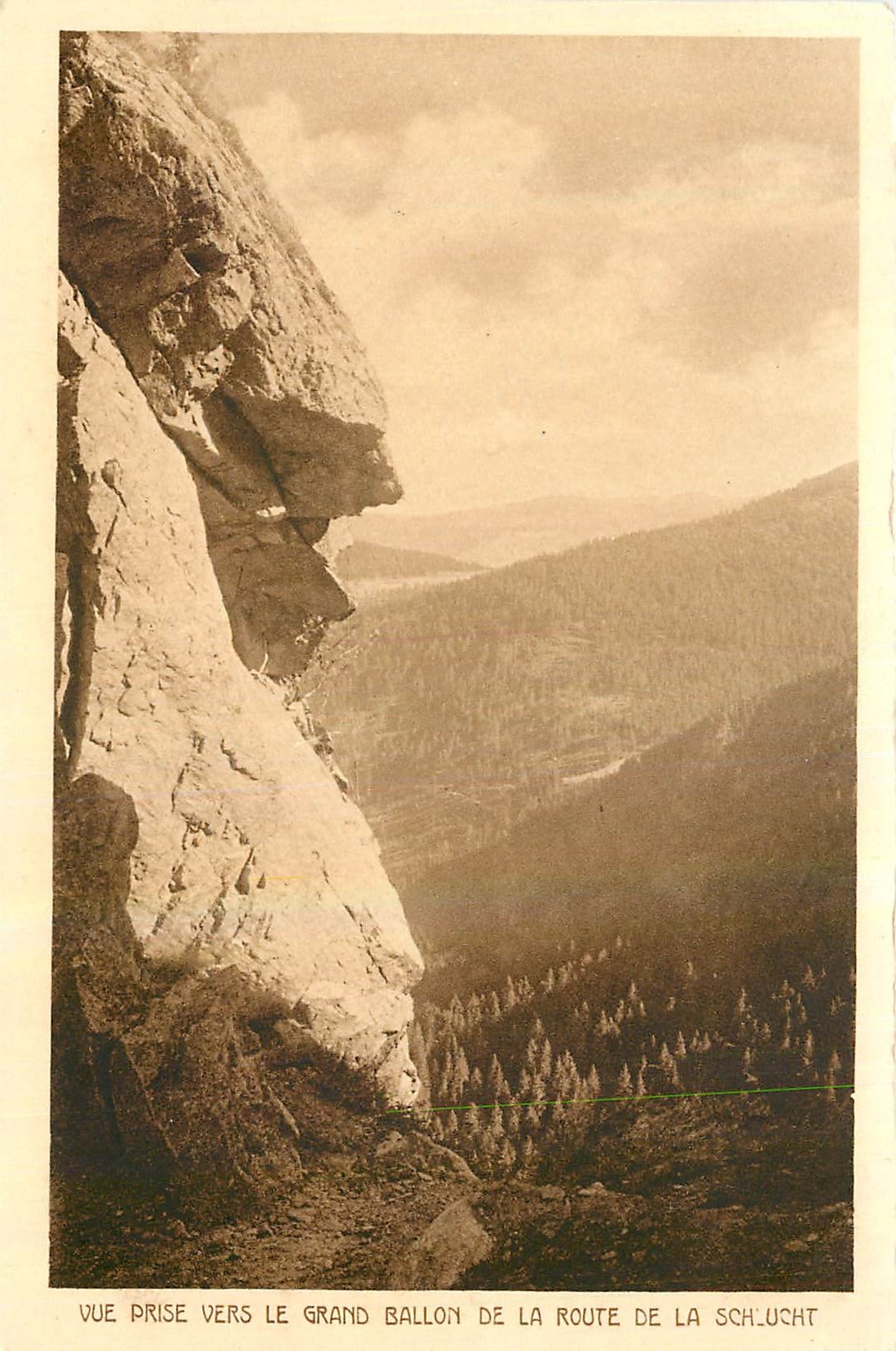 CPA Vue prise vers le Grand Ballon de la Route de la Schlucht 