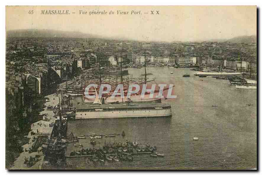 CPA Marseille vue generale du Vieux Port Bateaux