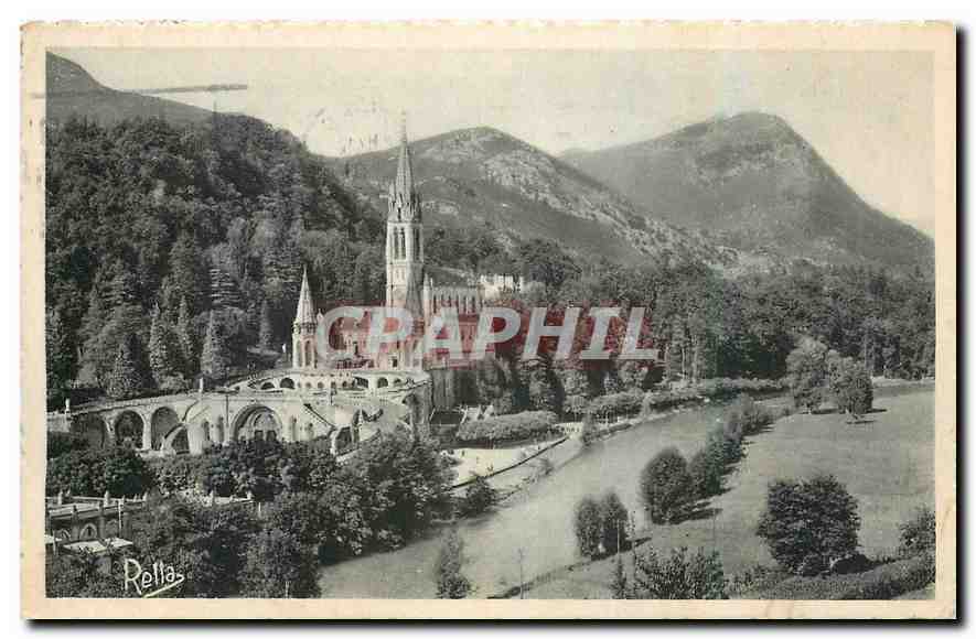 CPA Lourdes La Basilique et le Gave 