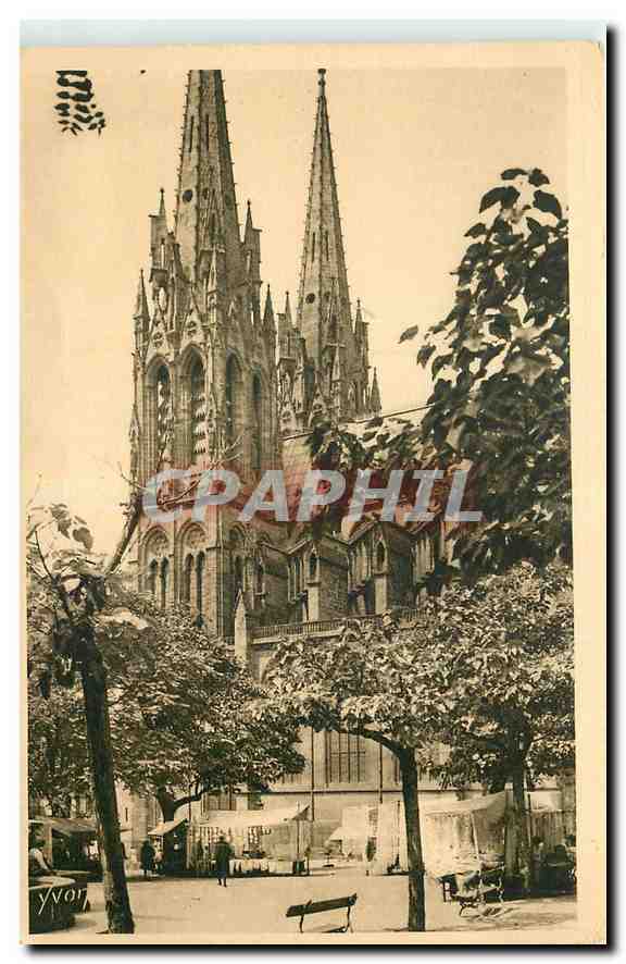 CPA Auvergne Clermont ferrand P de D La Cathedrale Notre Dame et la Place de la Victoire 