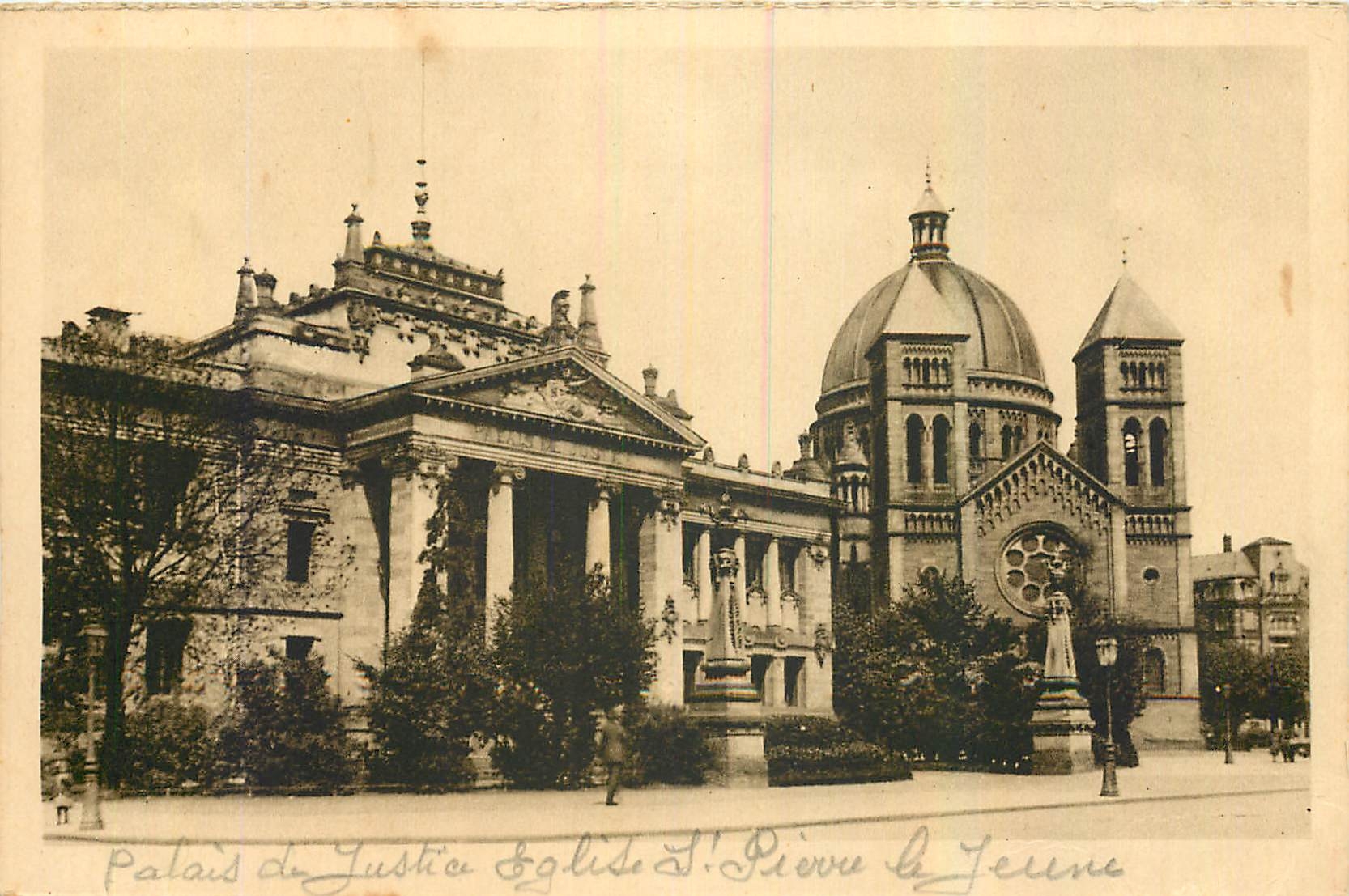 CPA Strasbourg Palais de Justice et Eglise Saint Pierre de Jeune 