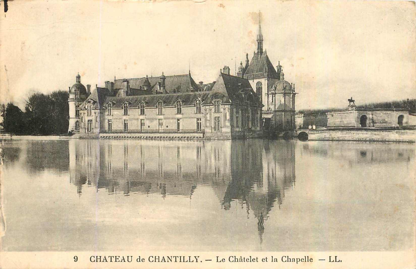 CPA Chateau de Chantilly Le Chatelet et la Chapelle 