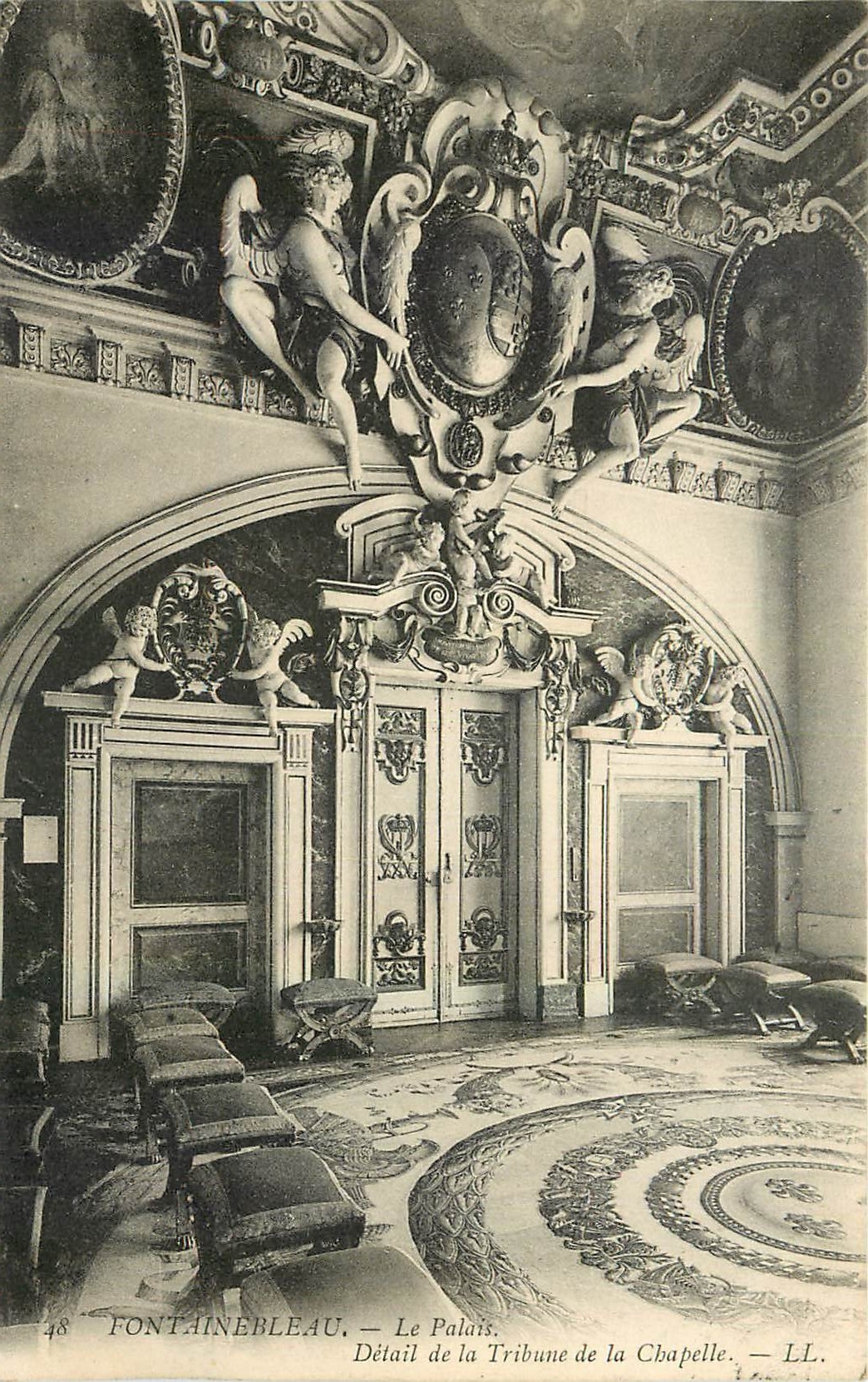 Fontainebleau — Le Palais. Détail de la Tribune de la Chapelle — LL.