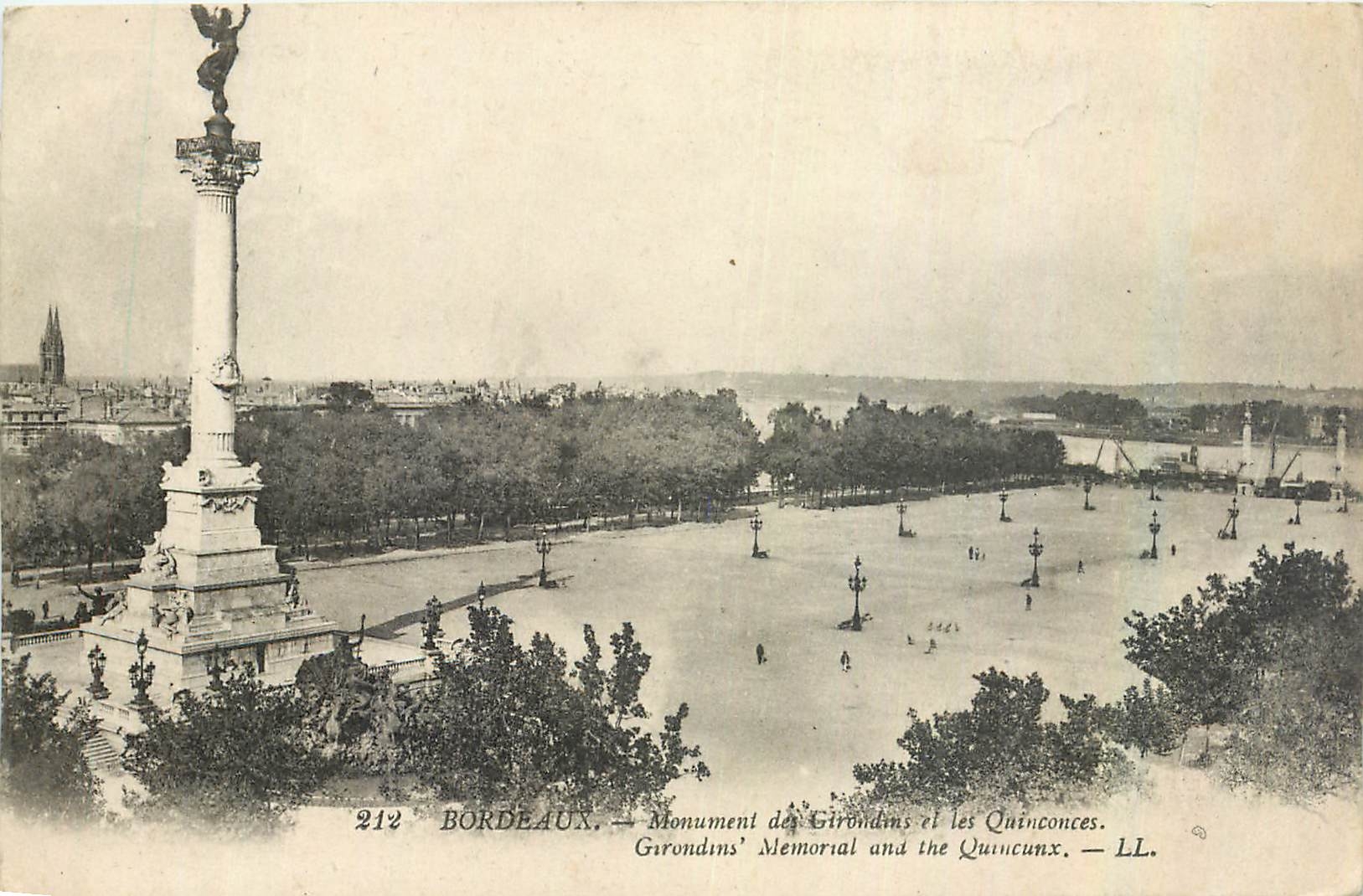 CPA Bordeaux Monument de Girondins et les Quinconces 