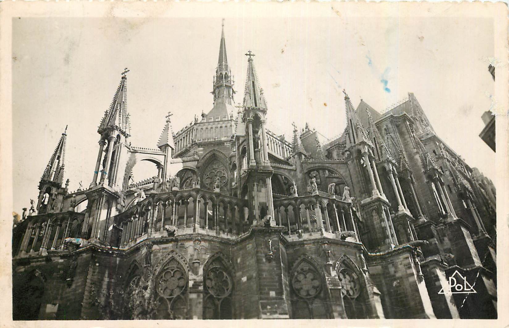 CPA Reims La Cathedrale Abside prise d'une facon originale 