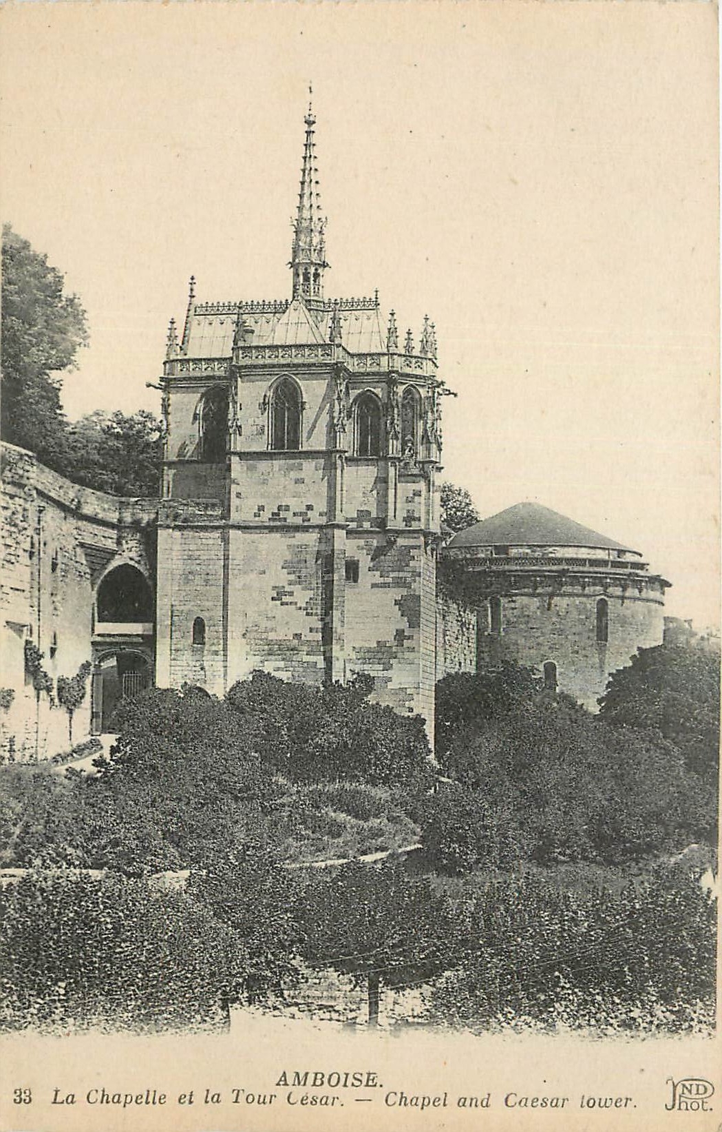 CPA Amboise La Chapelle et la Tour Cesar 