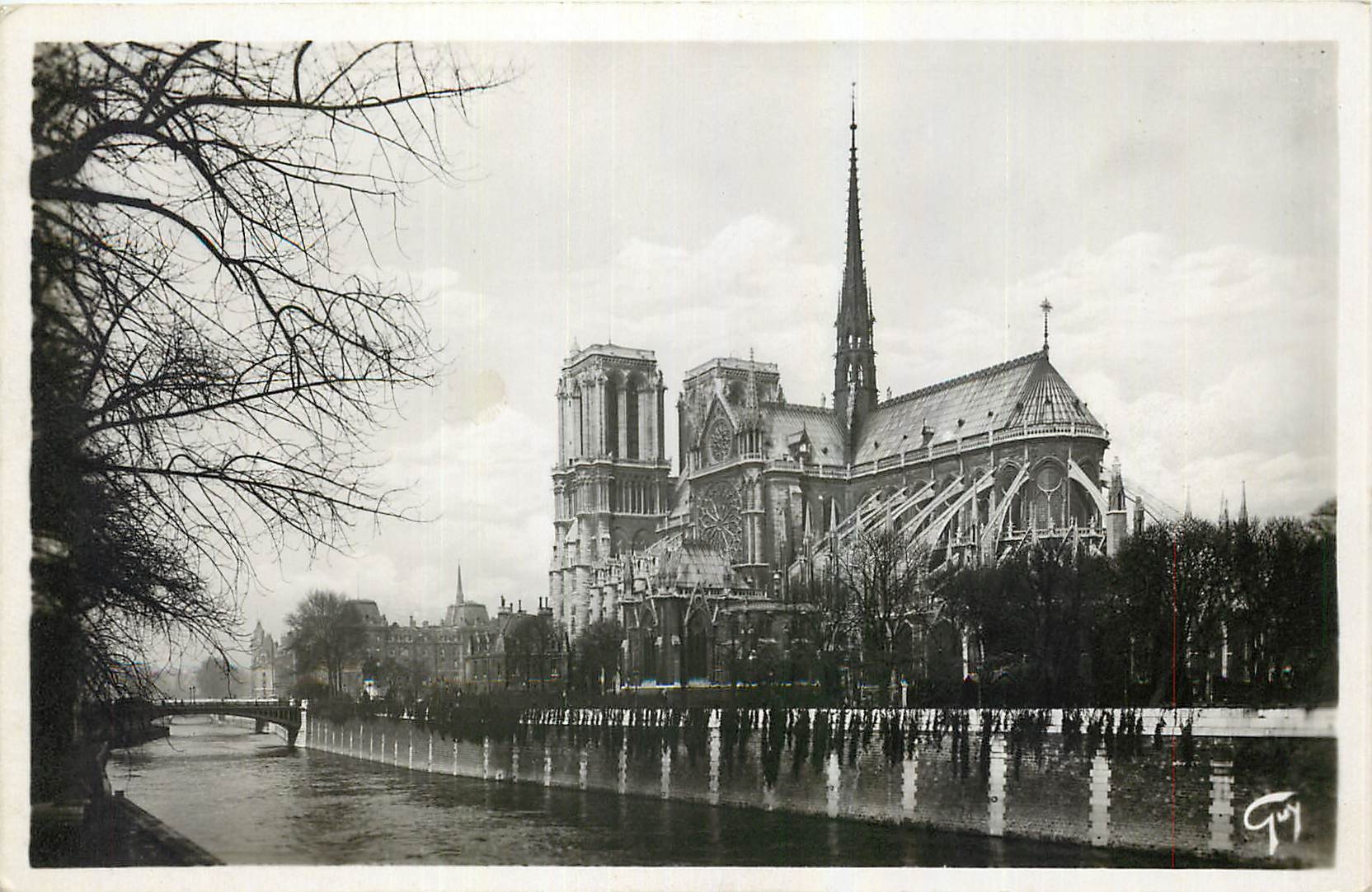 CPA Paris et ses Merveilles Notre Dame Abside 