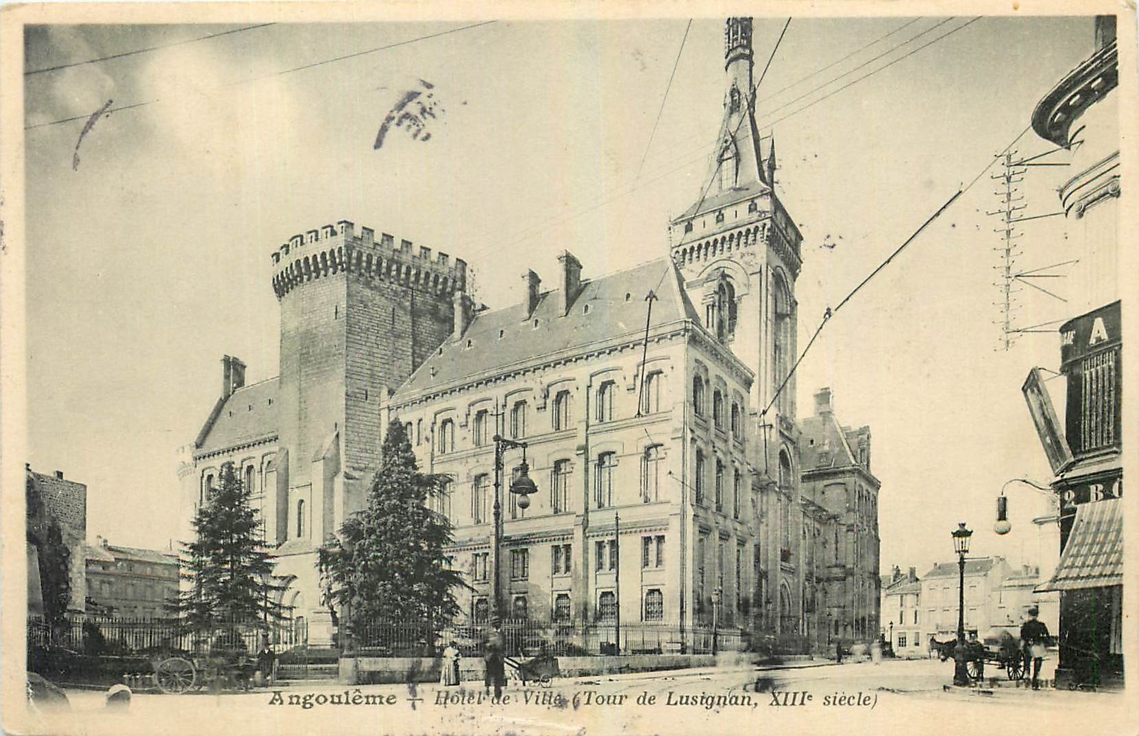 CPA Angouleme Hotel de Ville Tour de Lusignan 