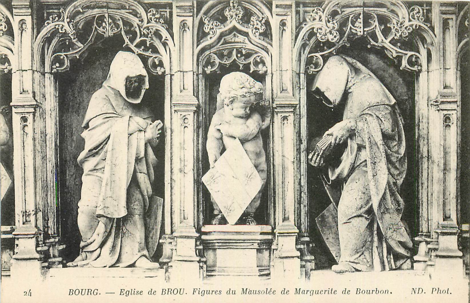 CPA Bourg Eglise de Brou Figures du Mausolee de Marguerite de Bourbon 