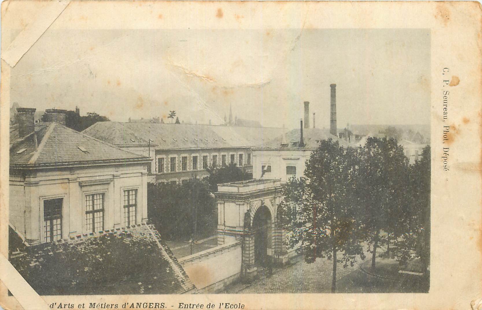 CPA d'Arts et Metiers d'Angers Entree de l'Ecole 