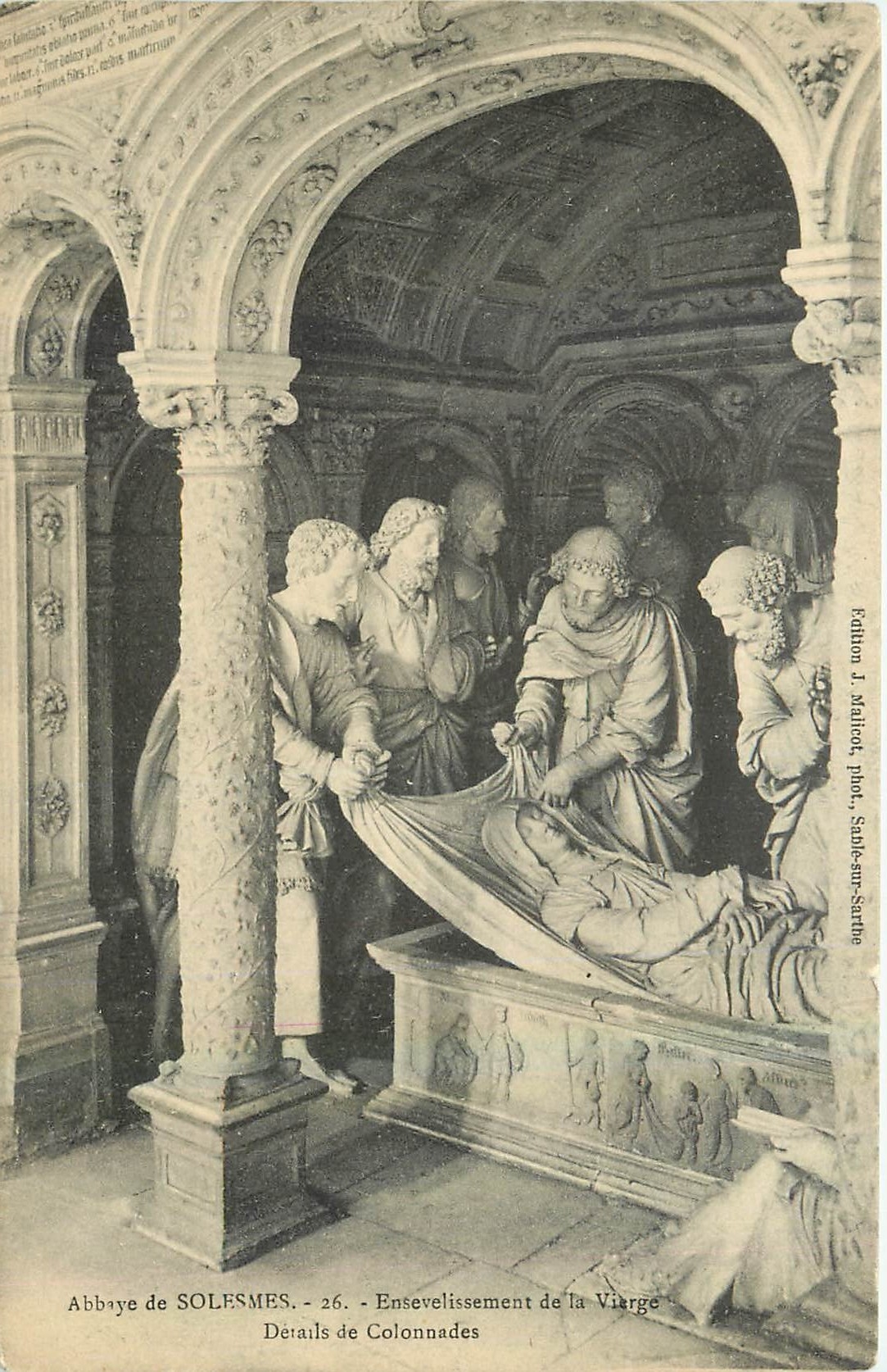 CPA Abbaye de Solesmes Entsevelissement de la Vierge Details de Colonnades 