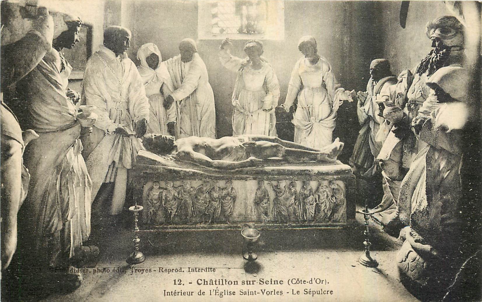 CPA Chatillon sur Seine Cote d'Or Interieur de l'Eglise Saint Vorles Le Sepulcre 