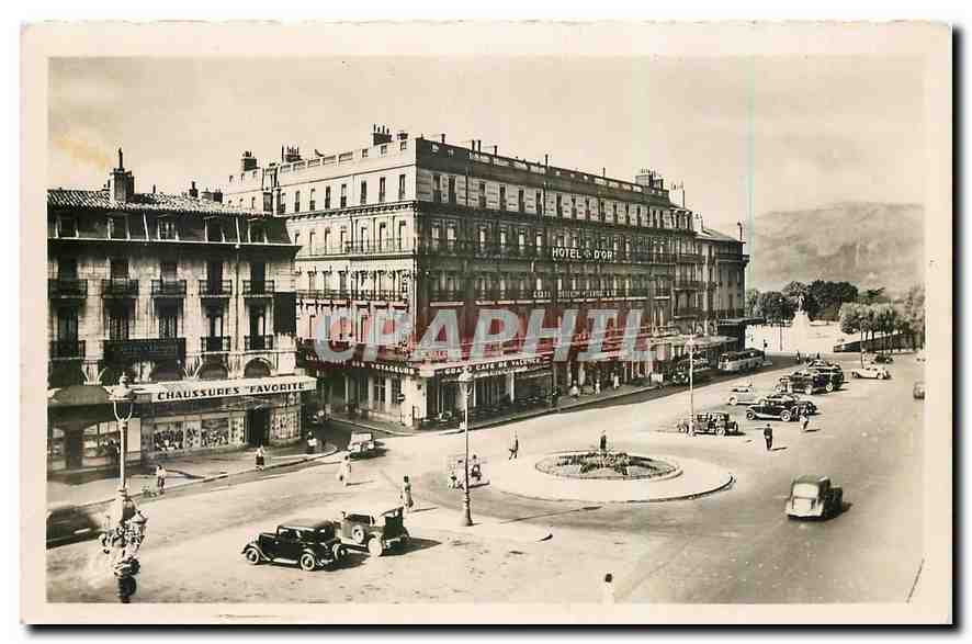 CPM Valence Place de la Republique Chaussures Favorite