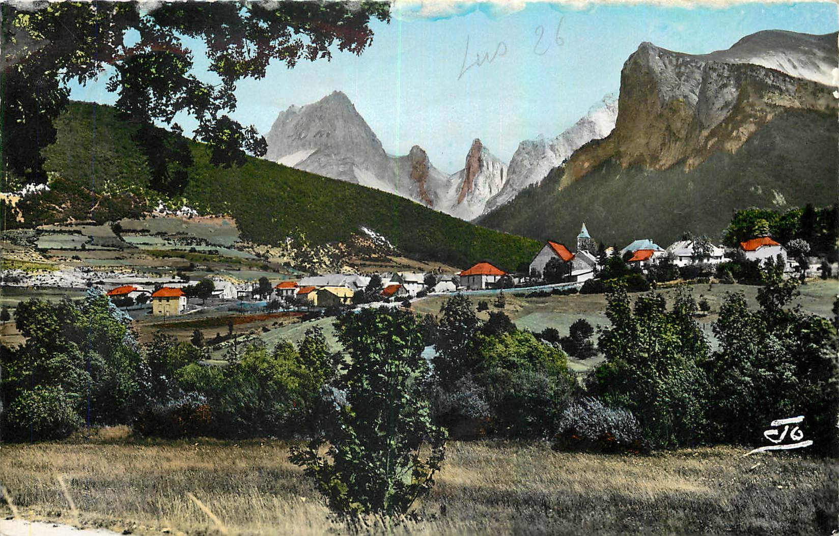 Lus-la-Croix-Haute — Vue générale de la R.N. 75 — Éditeur A. BEIL, n° 46