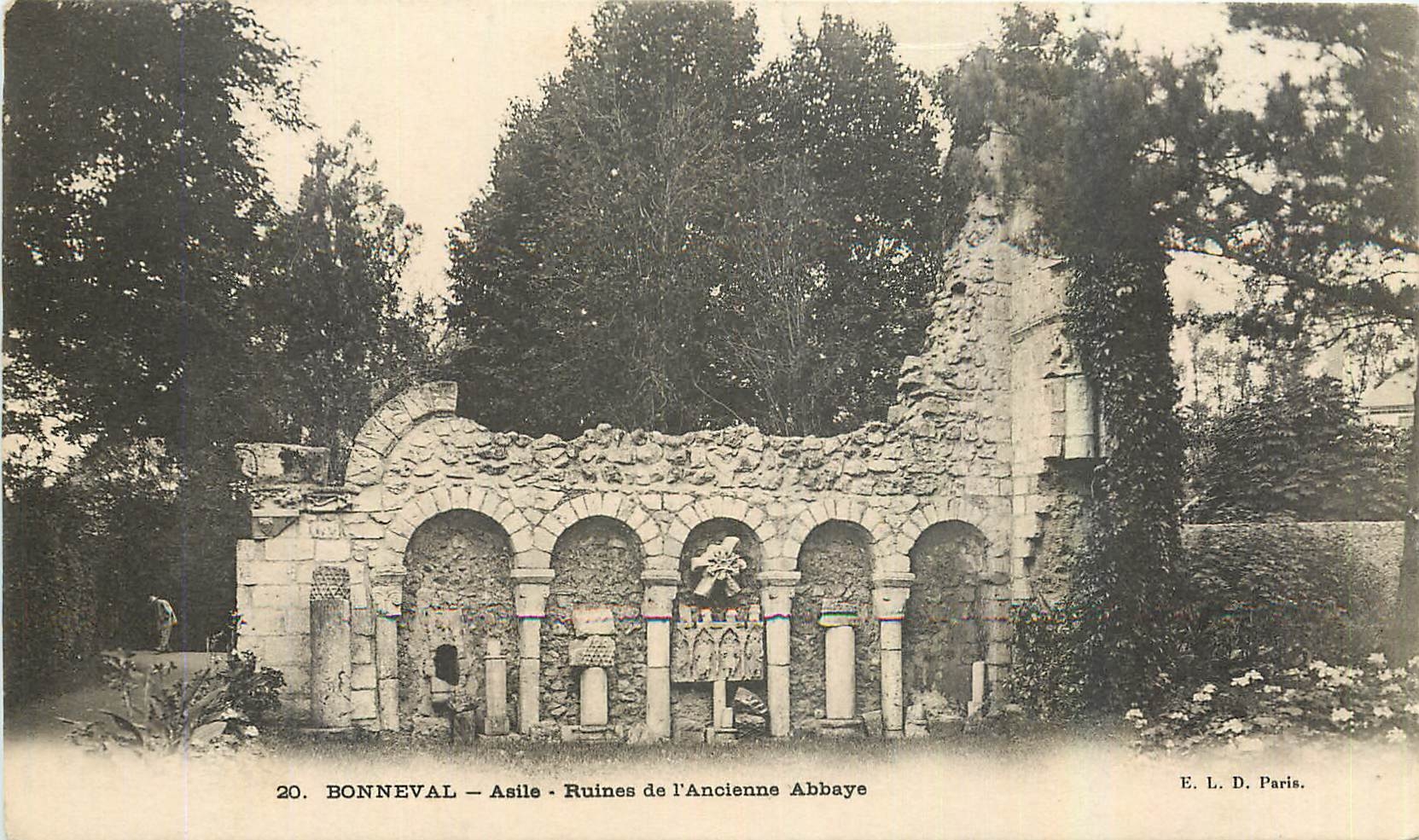 CPA Bonneval Asile Ruines de l'Ancienne Abbaye 