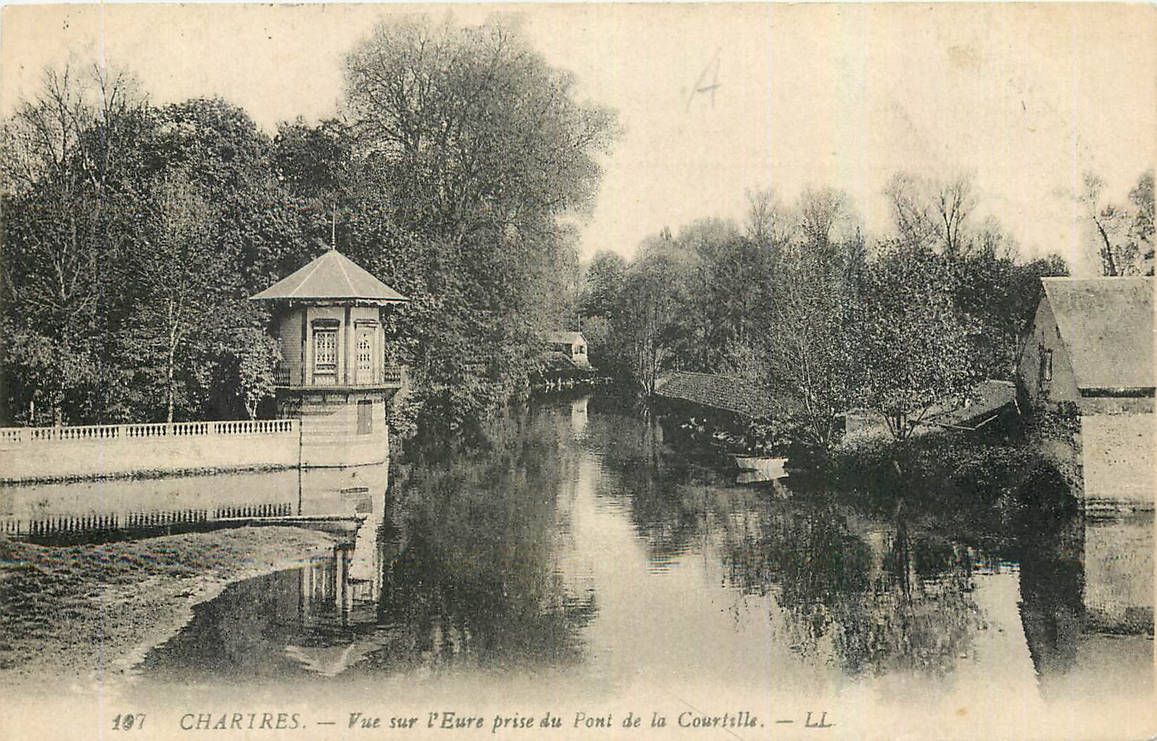 CPA Chartres Vue sur l'Eure prise du Pont de la Courtille 