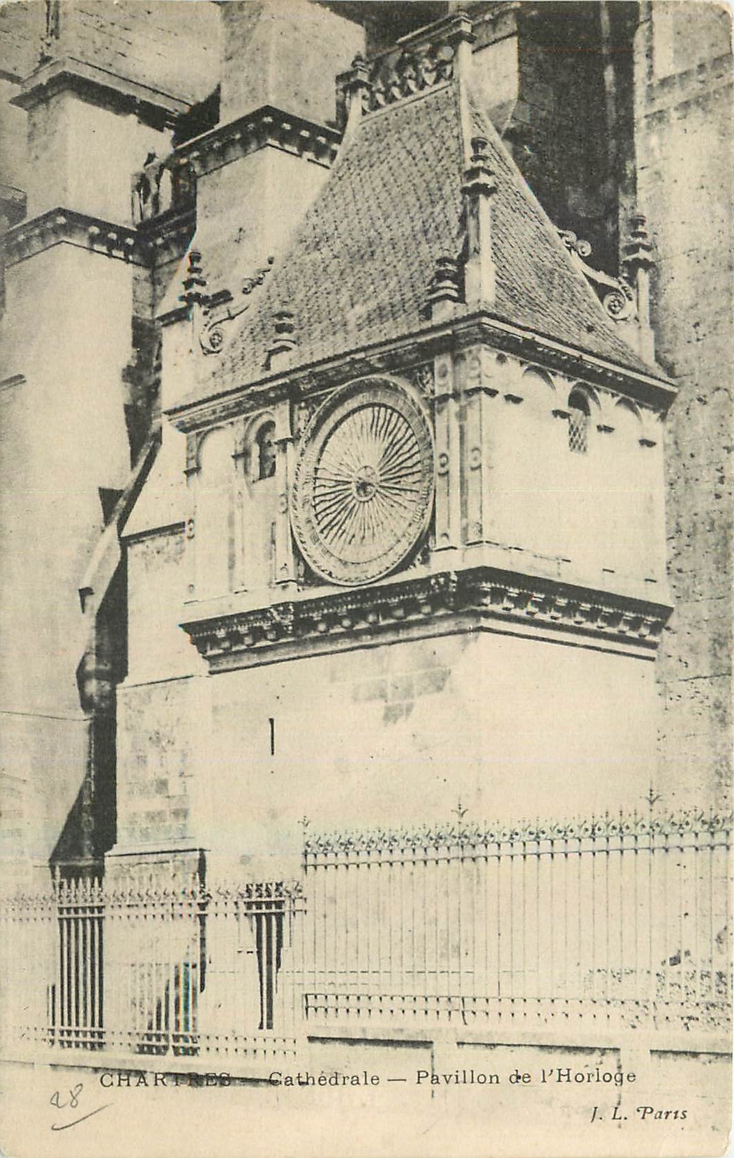 CPA Chartres cathedrale Pavillon de l'Horloge 