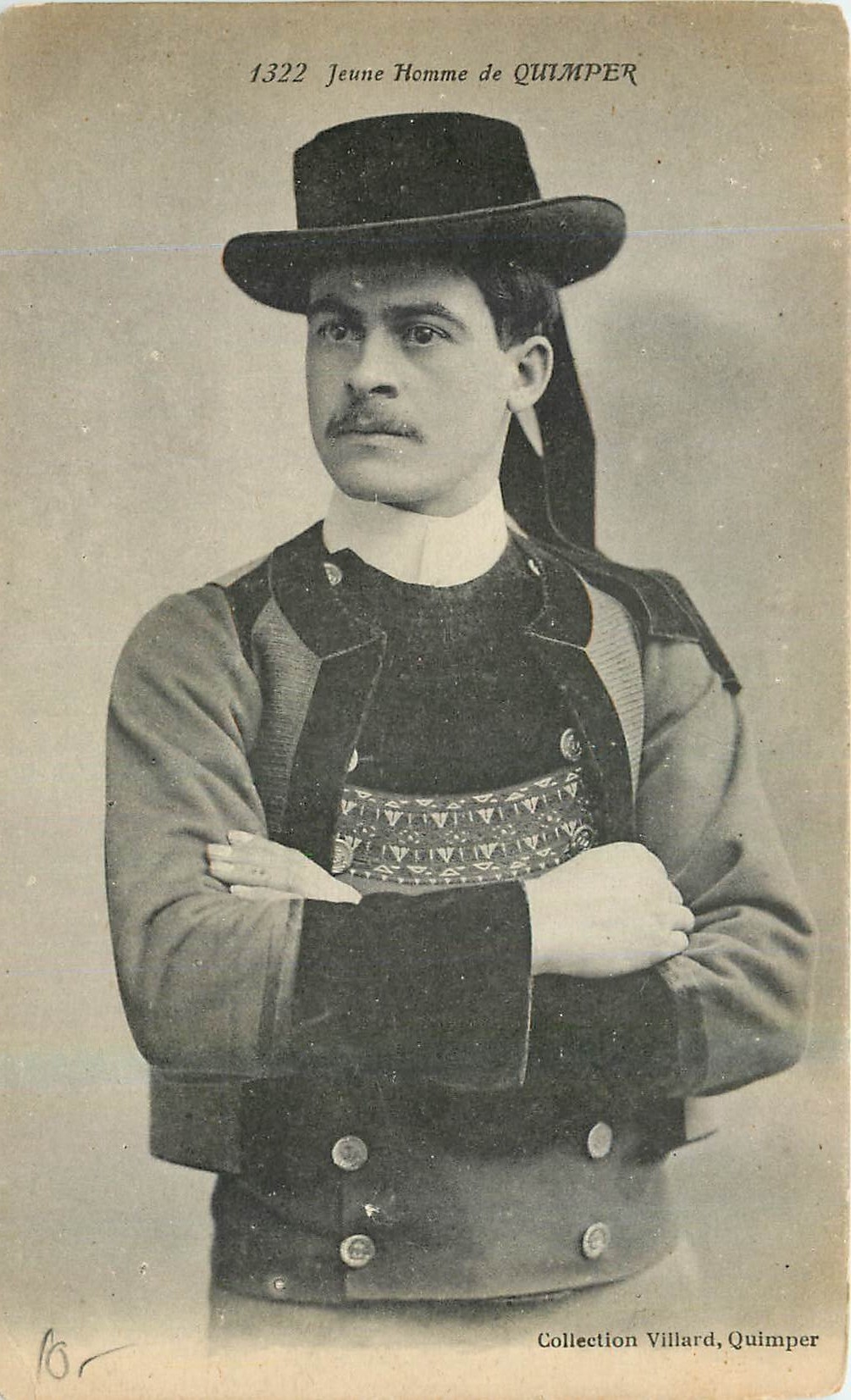 CPA Jeanne Homme de Quimper Folklore