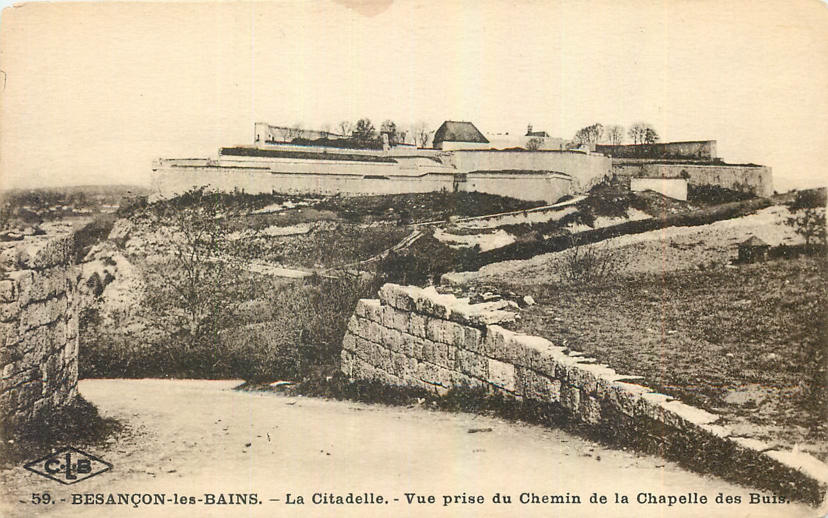 CPA Besancon les Bains La Citadelle Vue prise du Chemin de la Chapelle des Buis 