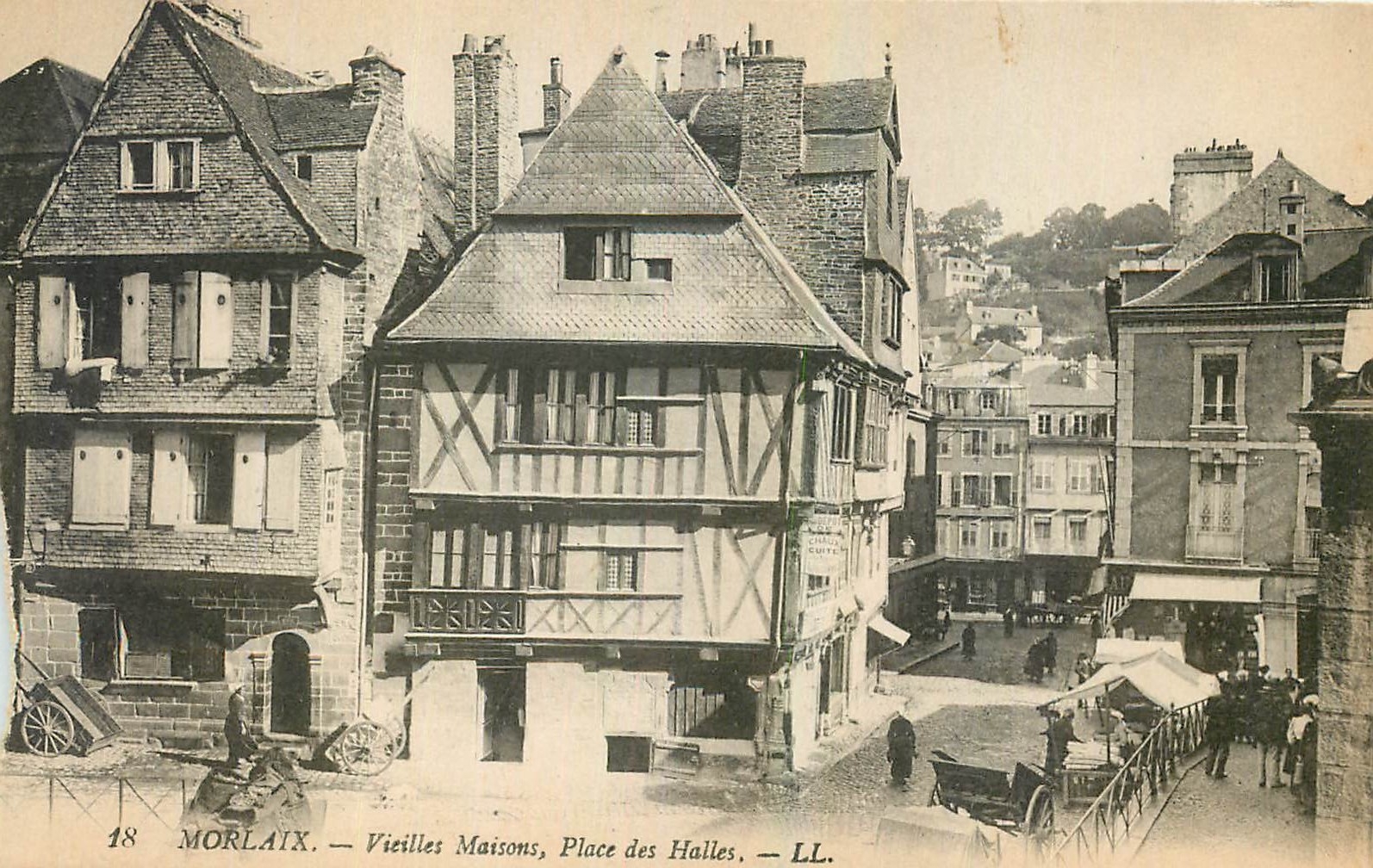 CPA Morlaix Vieilles Maison Place des Halles 