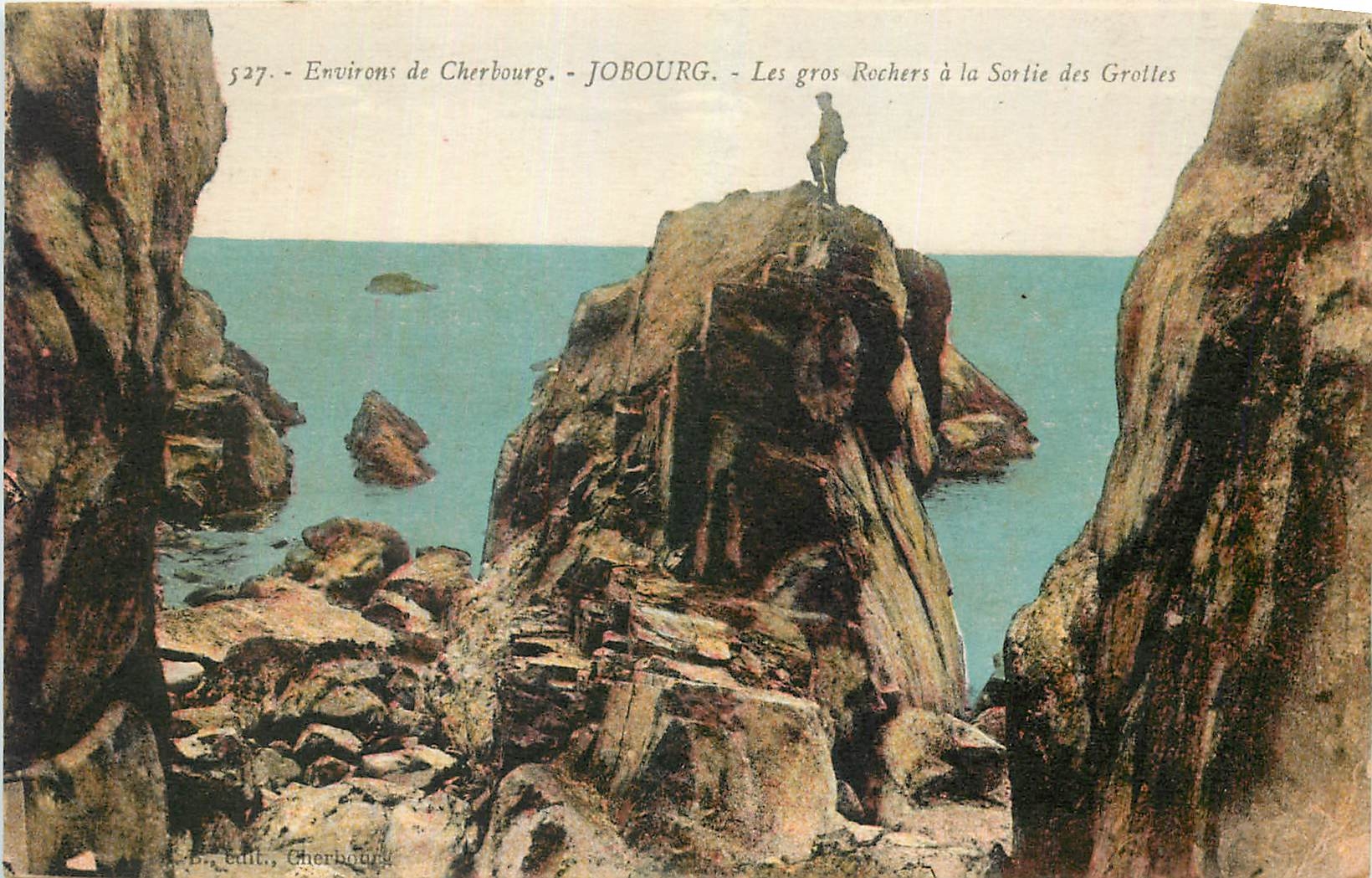 CPA Environs de Cham Cherbourg Jobourg Les gros Rochers a la Sortie des Grottes 