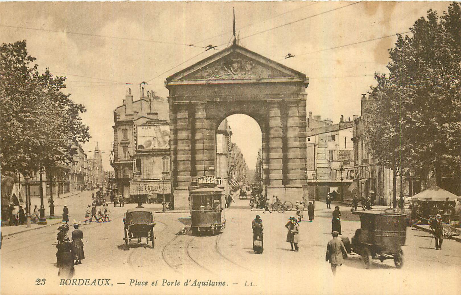 CPA Bordeaux Place et Porte d'Aquitaine 