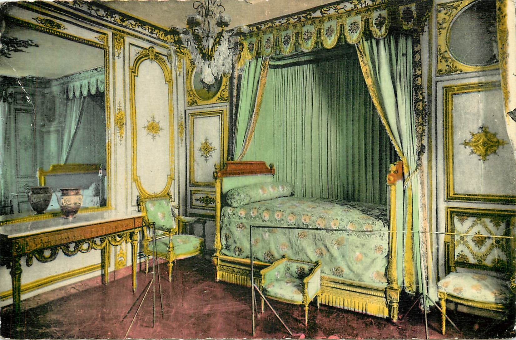 Schlafzimmer der Madame de Maintenon — Schloss Fontainebleau — Irre. Photo. L. Ménard, Fontainebleau
