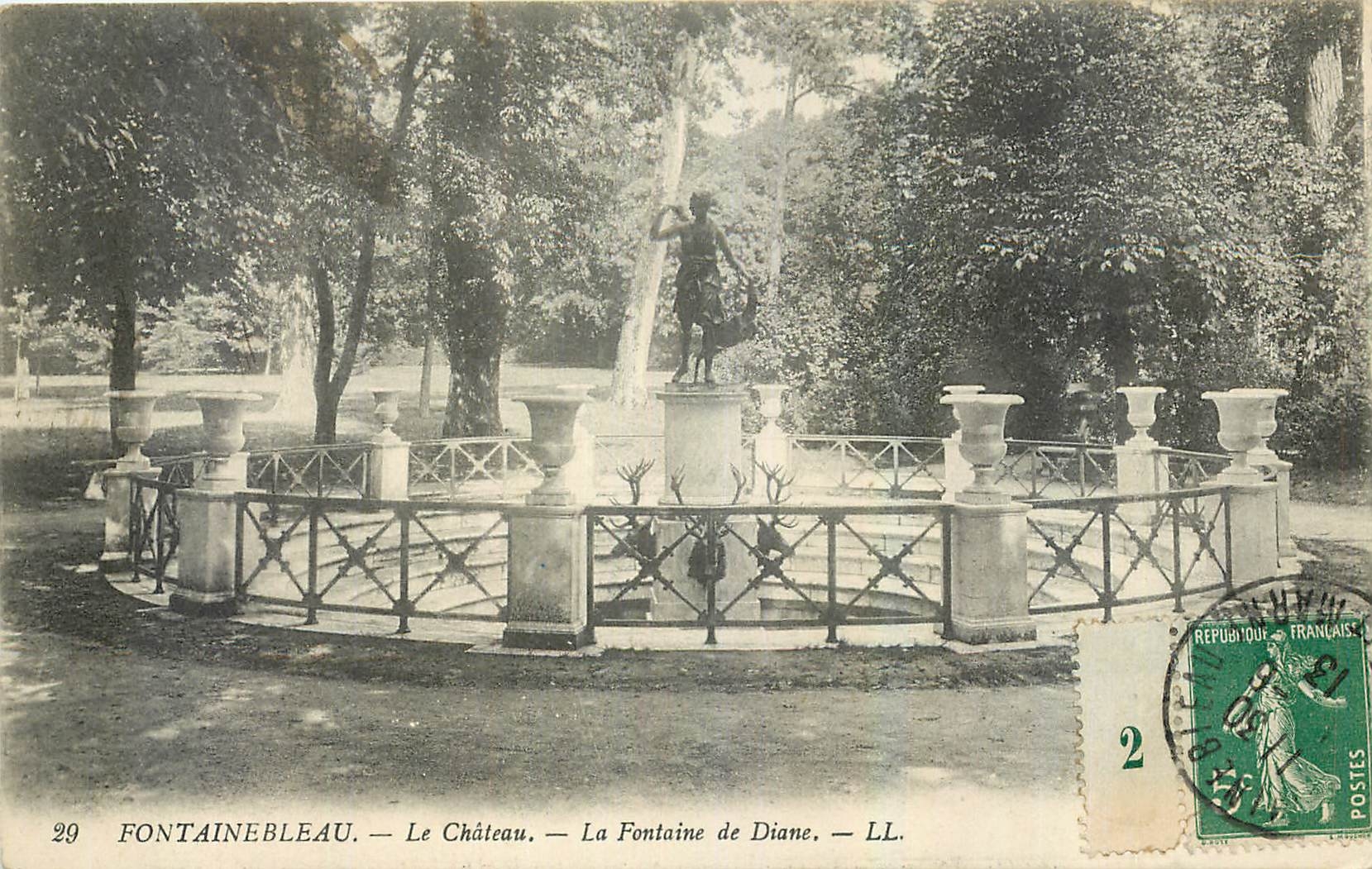 Fontainebleau — Das Schloss — Die Fontaine de Diane — LL. — Nr. 29