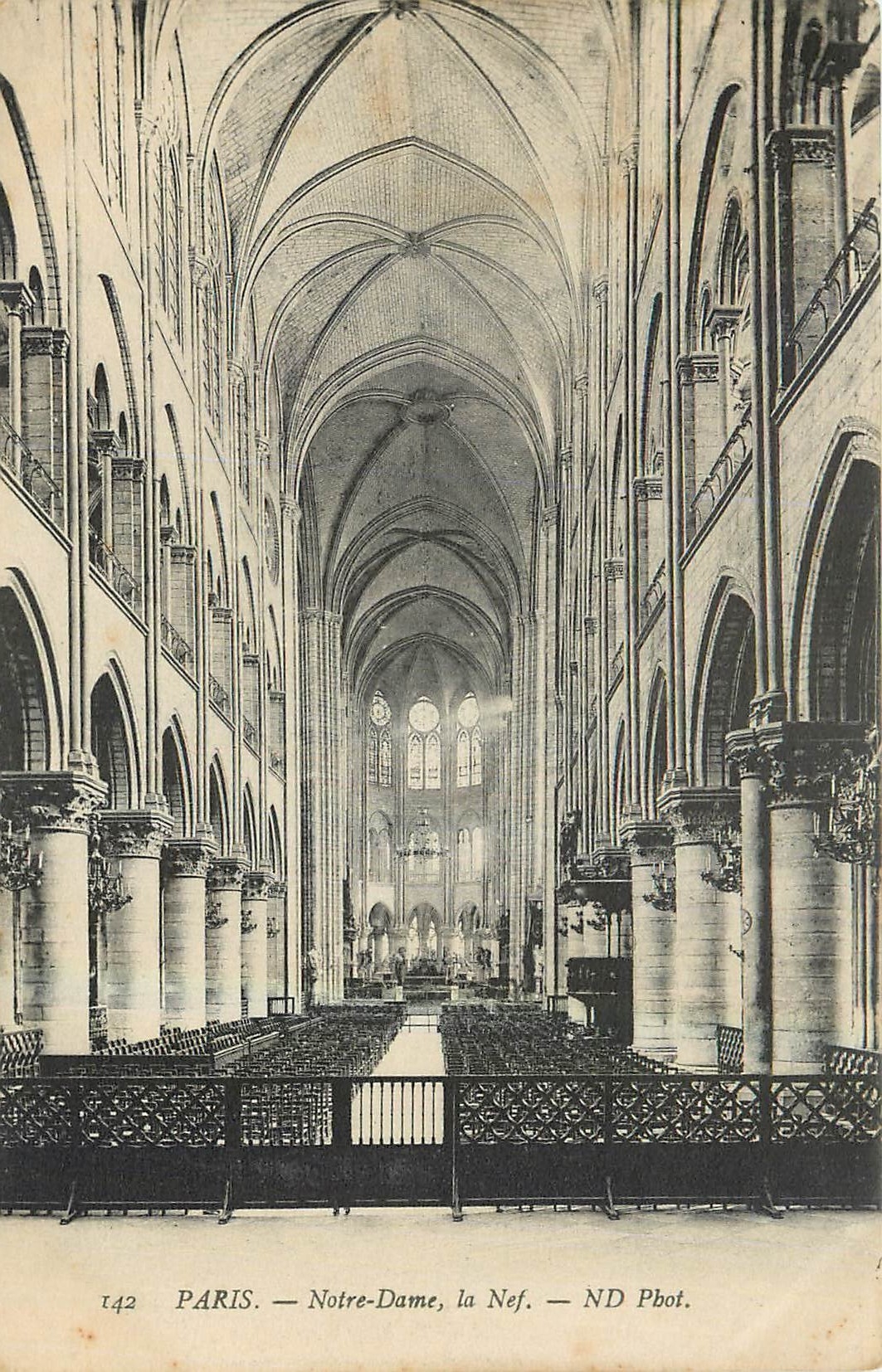 CPA Paris Notre Dame la Nef 