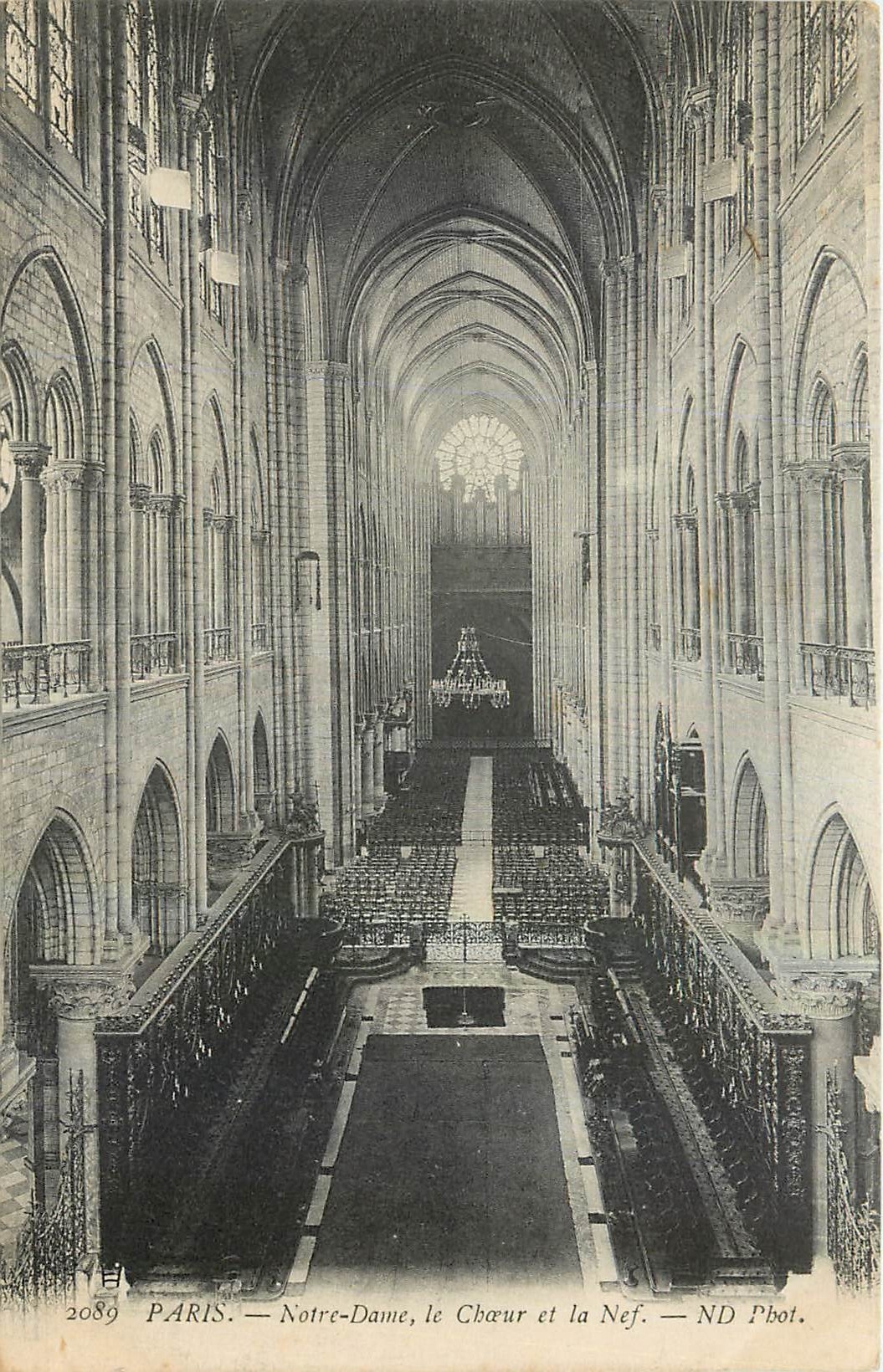 CPA Paris Notre Dame le Choeur et la Nef 