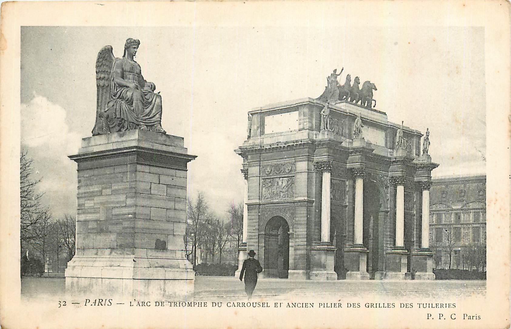 CPA Paris l'Arc de Triomphe du Carrousel et anvien pilier des grilles des tuileries 