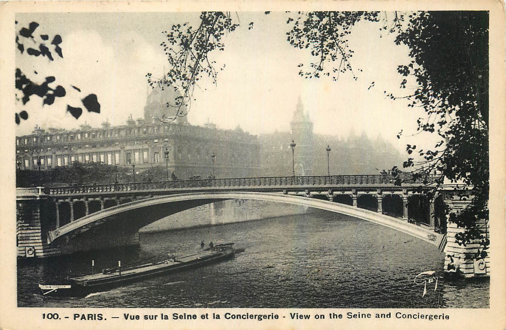 CPA Paris Vue sur la Seine et la Conciergerie 