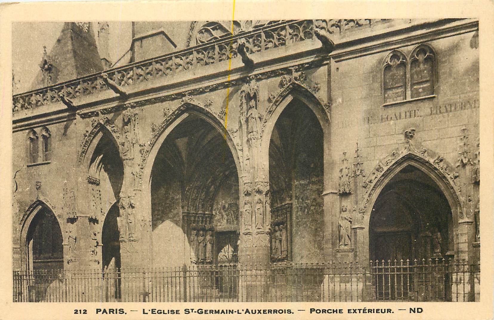 CPA Paris l'Eglise St Germain l'Auxerrois Porche Exterieure 