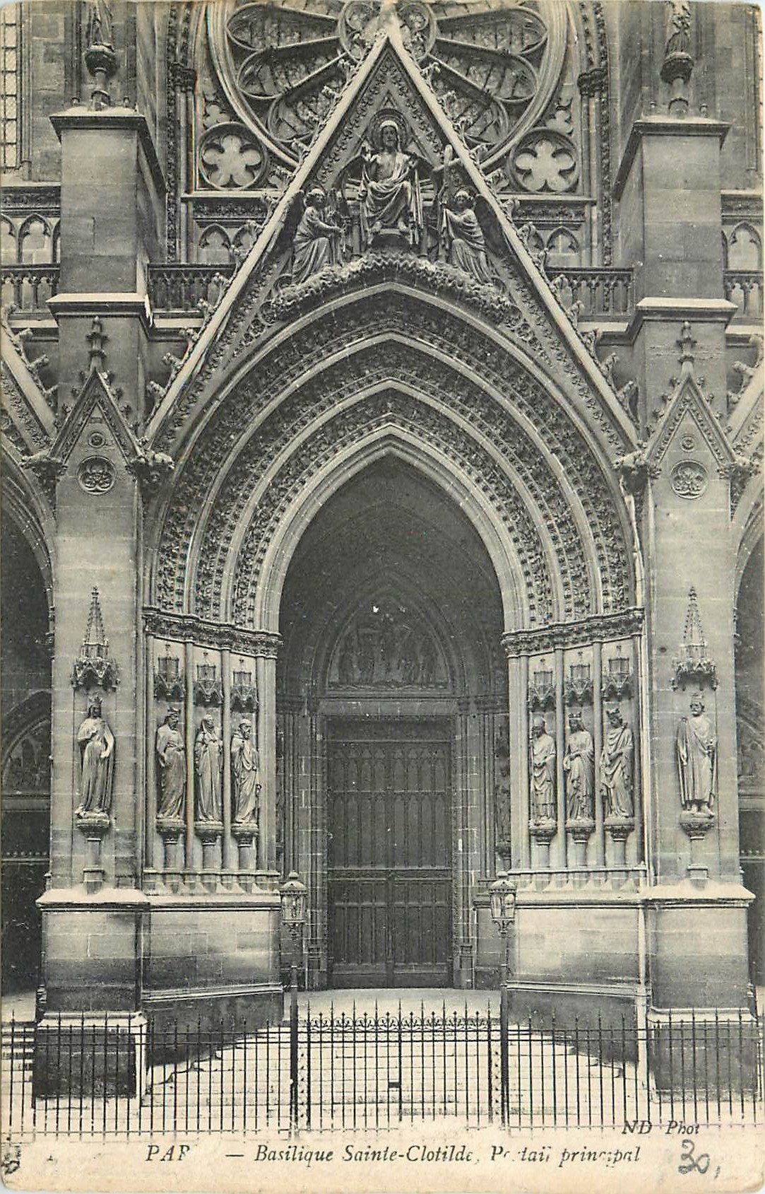 CPA Paris Basilique Sainte Clotilde Portail principal 
