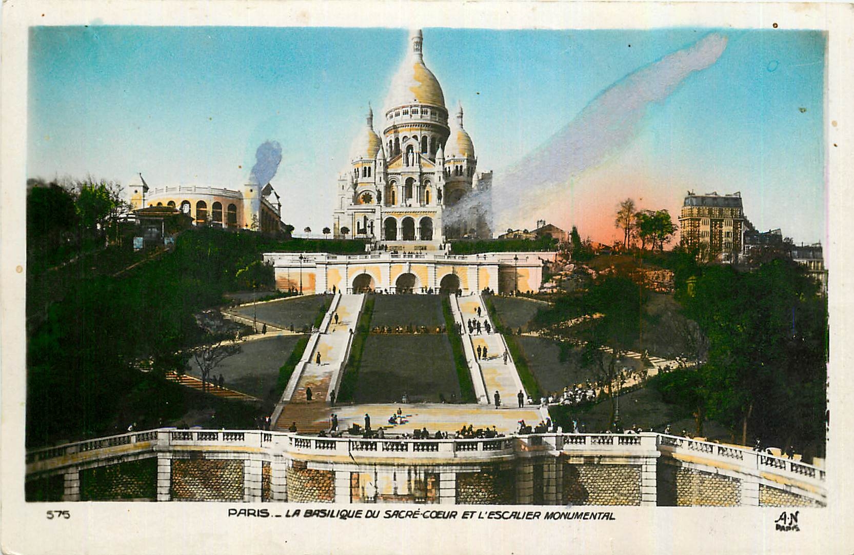 CPA Paris La Basilique du Sacre Coeur et l'Escalier Monumental 