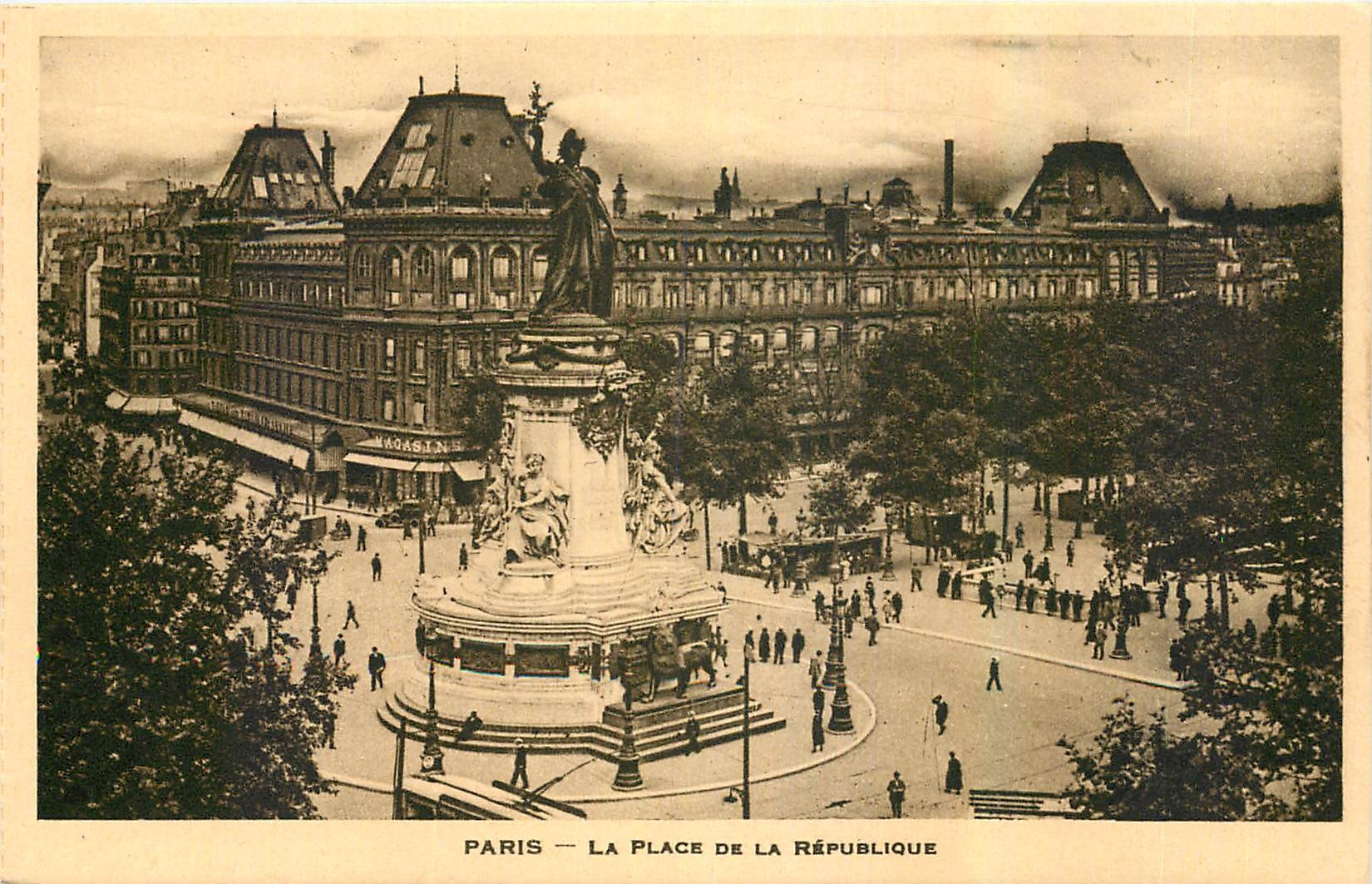 CPA Paris La Place de la Republique 