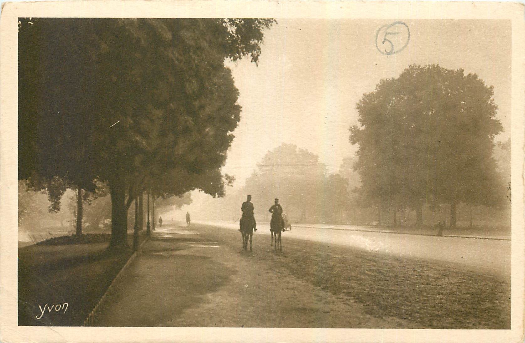 CPA Paris Allee des Cavaliers Avenue du Bois de Boulogne Chevaux