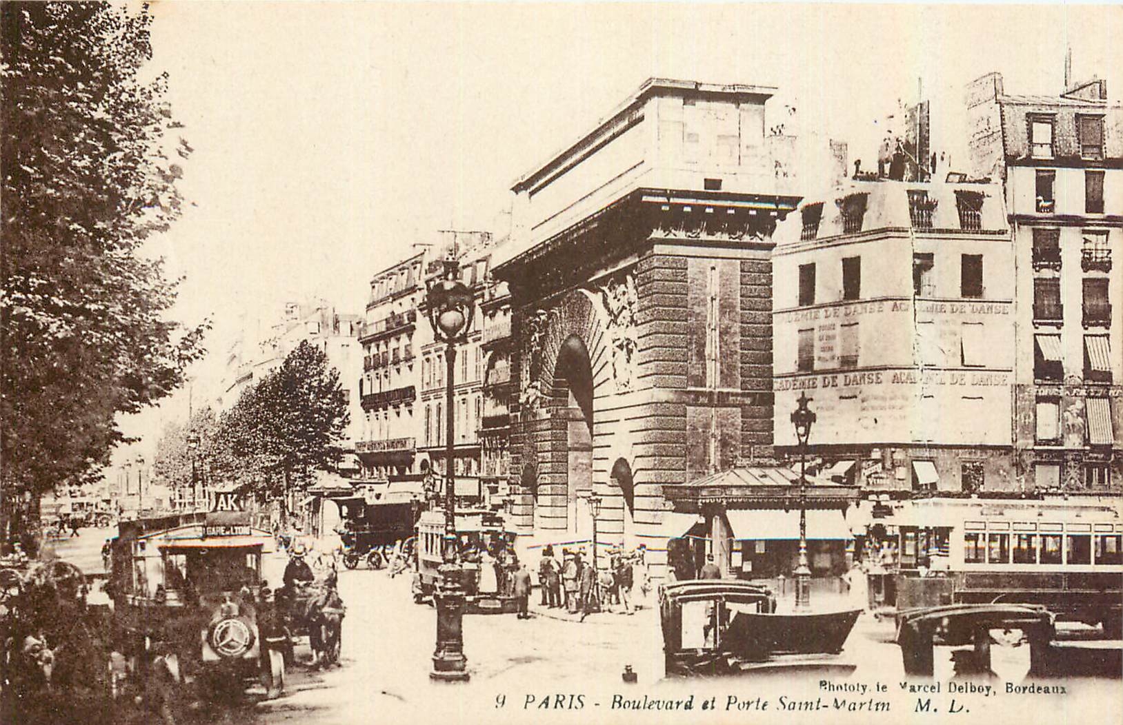 CPA Paris Boulevard et Porte Saint Martin 