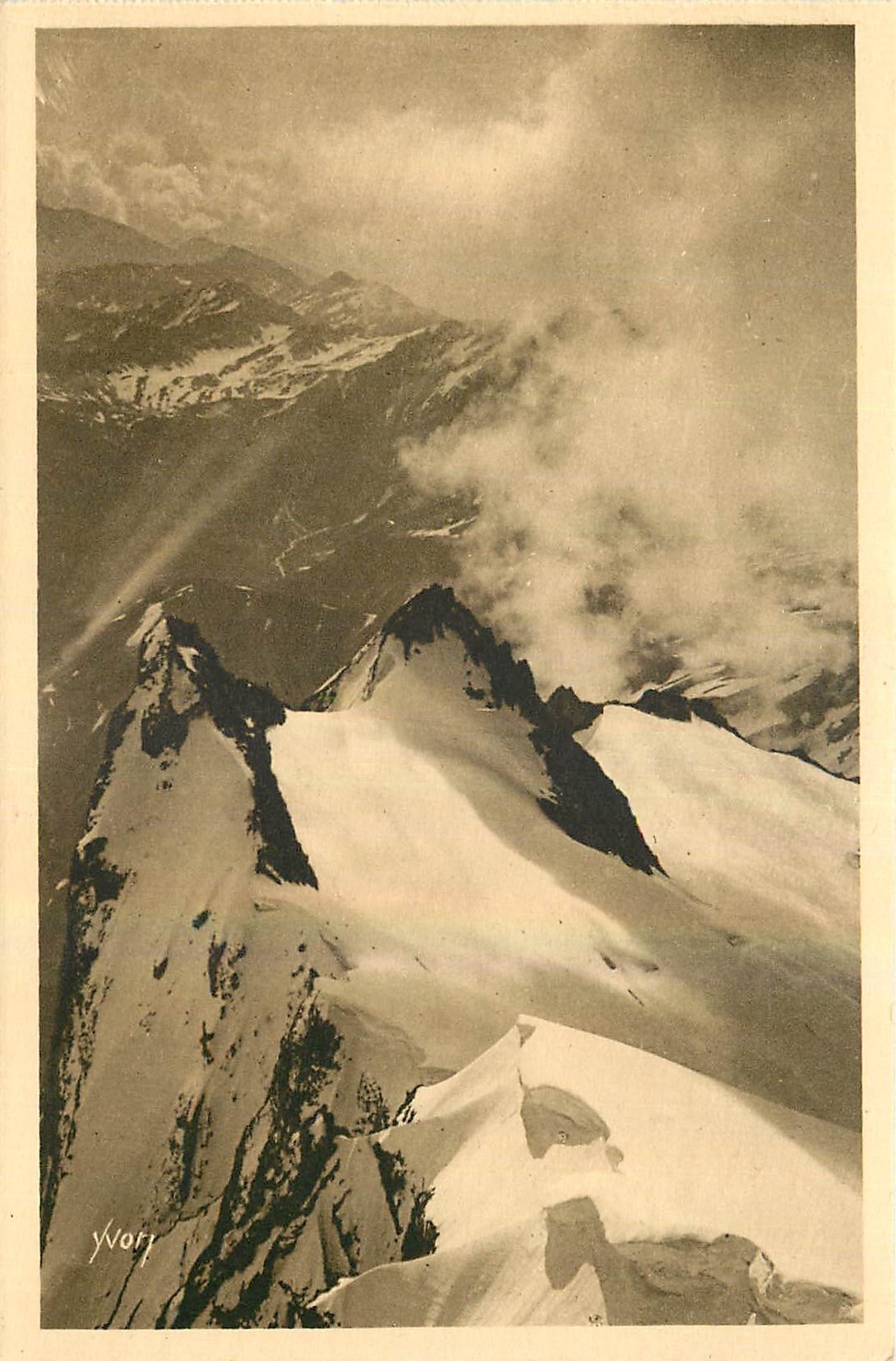CPA La Douce France Massif du Mont Blanc Arete S T du Mont Dolent 